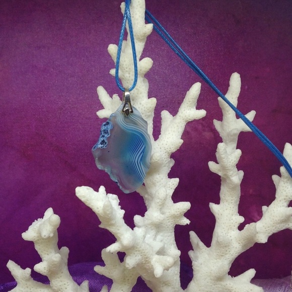 Handmade Blue Onyx Agate Slice Pendant Necklace on Waxed Cotton Cord - Picture 2 of 10